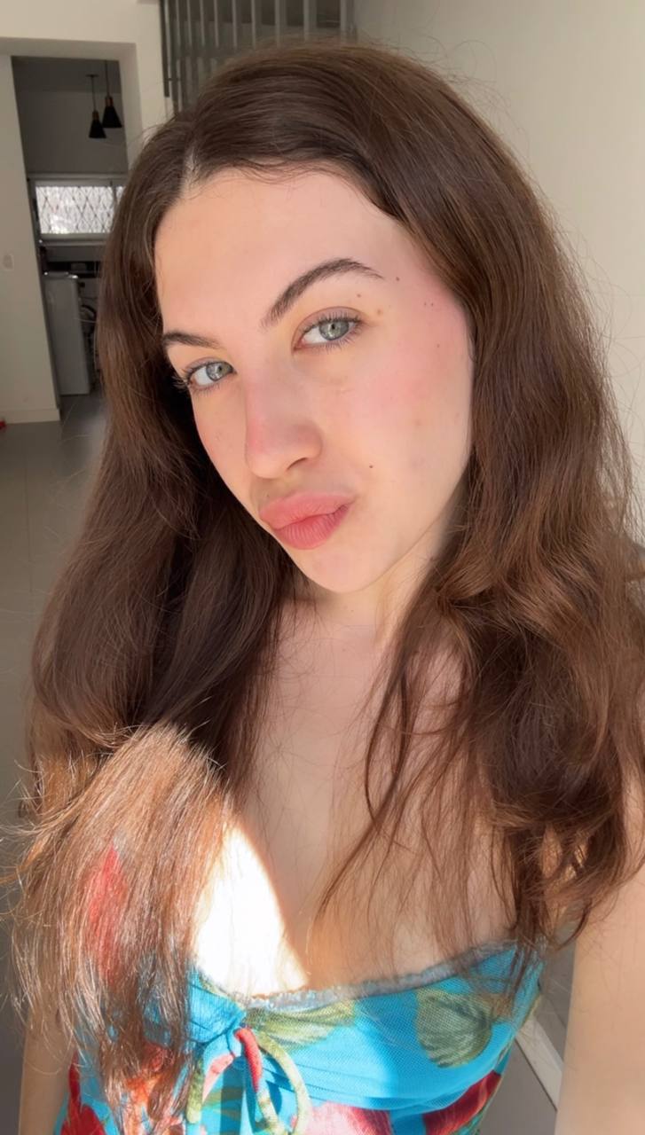 Nude girl Amber in Betin