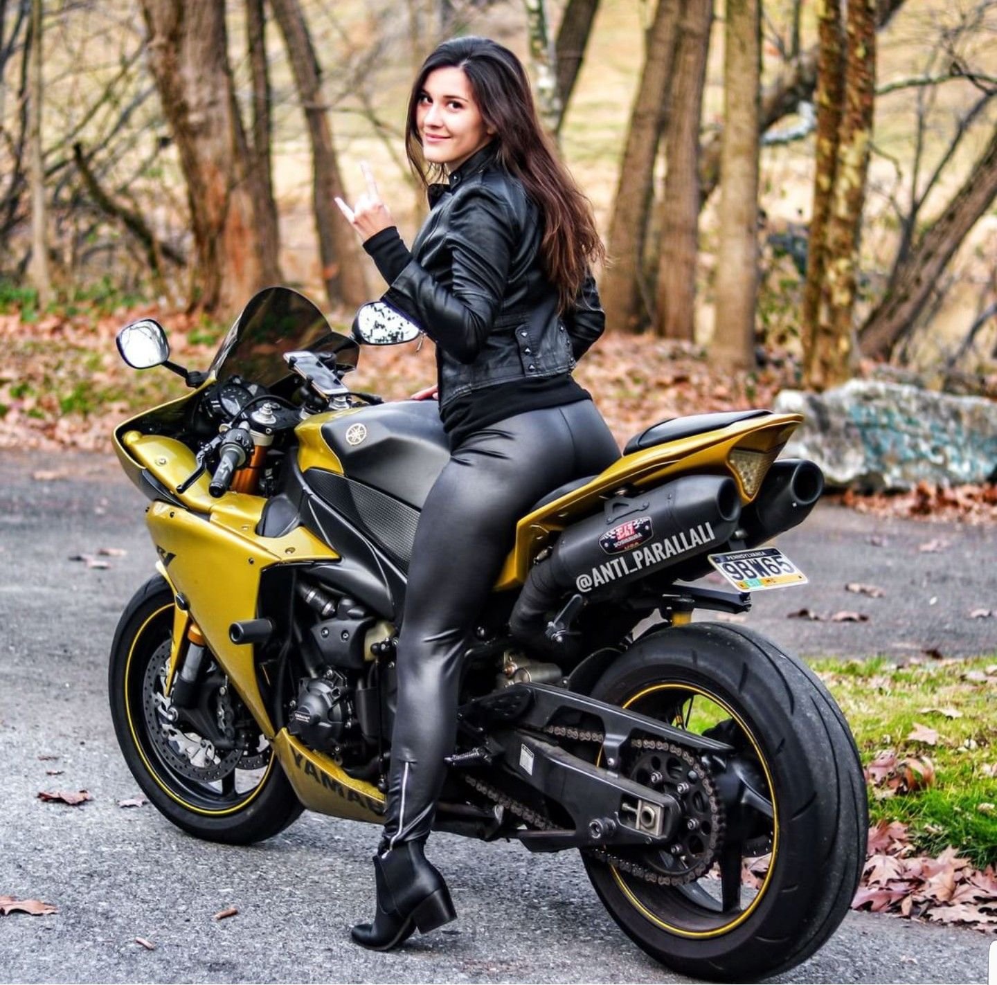Sexy girl Brunettes on a motorcycle in Betin