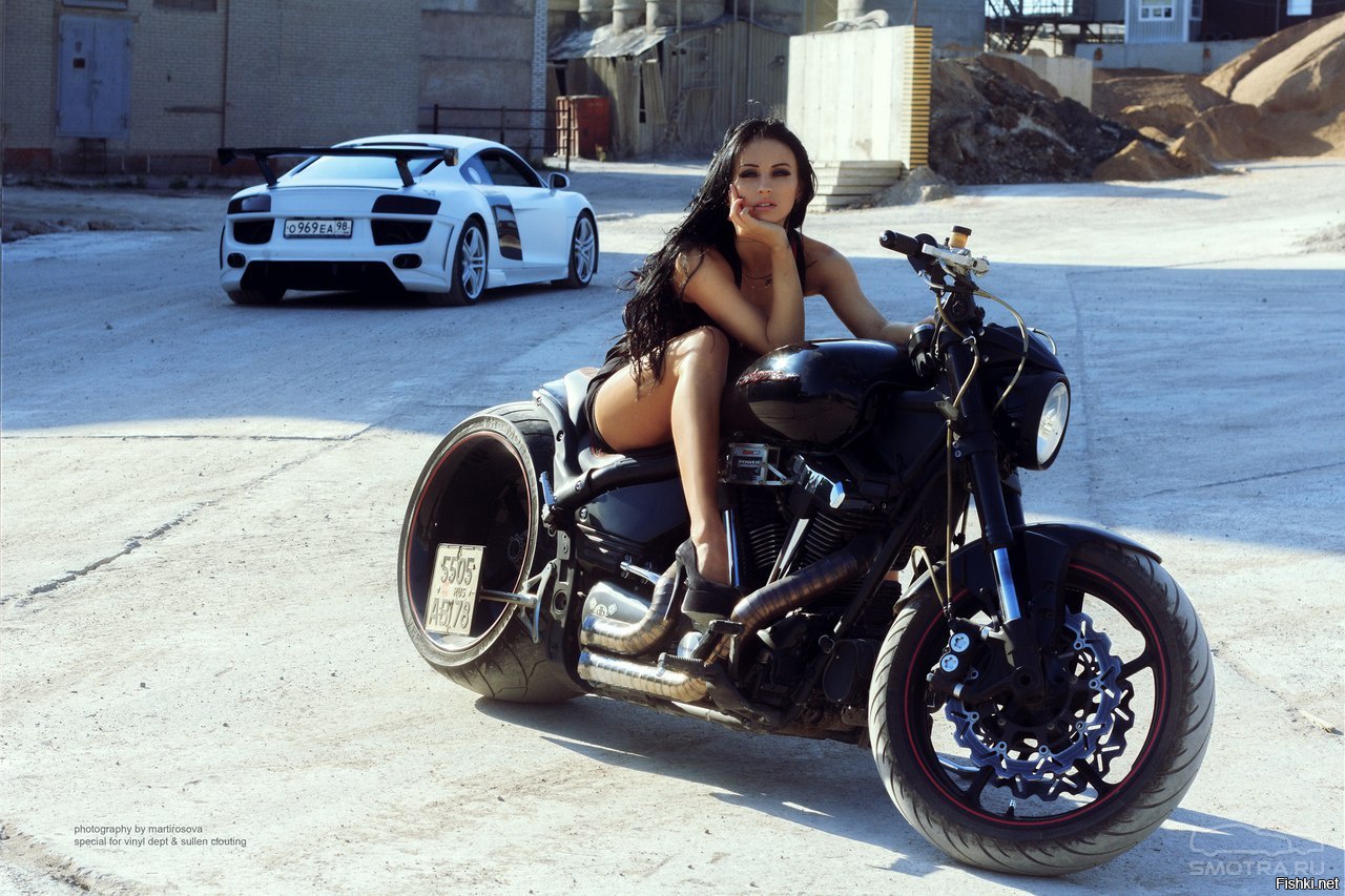 Sexy model Brunettes on a motorcycle in Betin