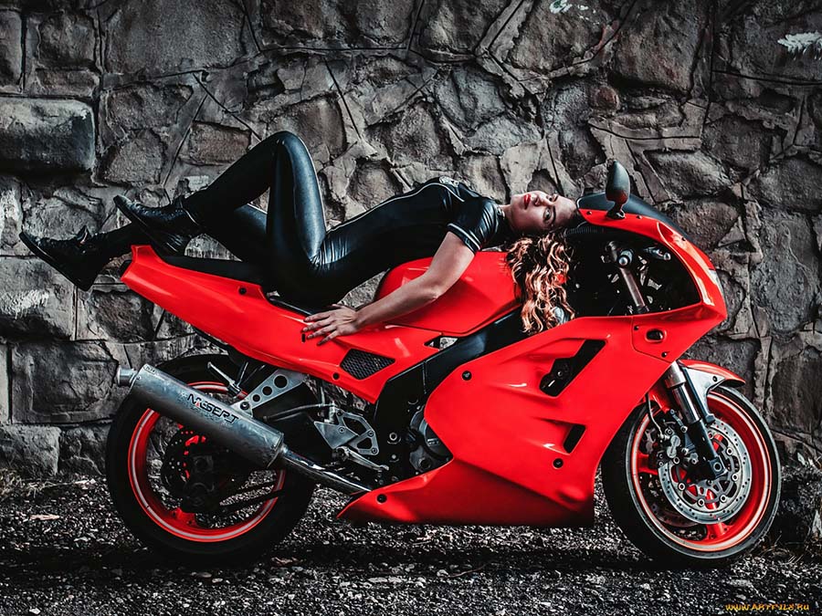 Beautiful girl Beautiful girls and motorcycles in Betin