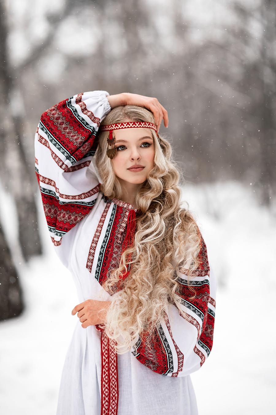 Slavic girls’s look of the day — catch her live in Betin